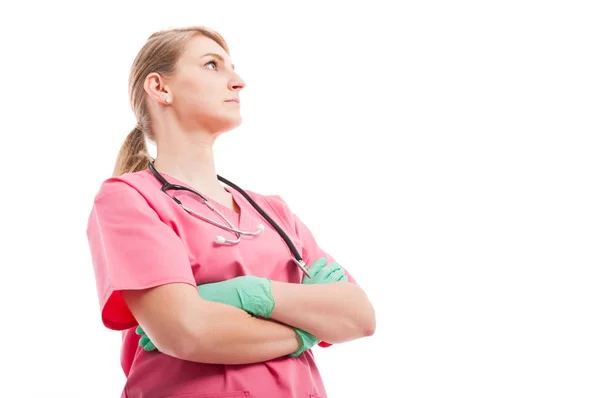 Bajo ángulo de enfermera linda o médico posando —  Fotos de Stock