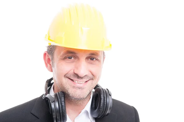 Hardhat과 헤드셋을 착용 하는 계약자의 초상화 — 스톡 사진