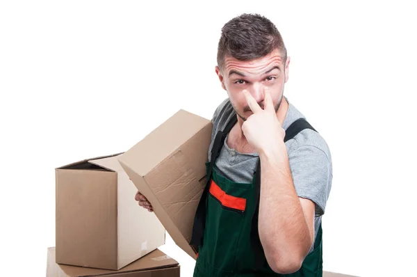 Mover guy holding cardboard box making look at me gesture — Stock Photo, Image