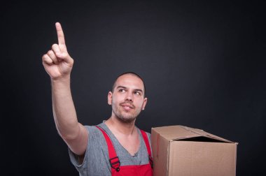 Taşıyıcı adam kutusunu el dokunmatik holding