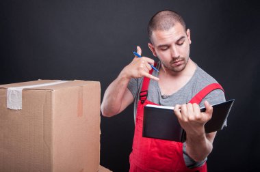 Taşıyıcı adam arama jest yapma gündemde yazma