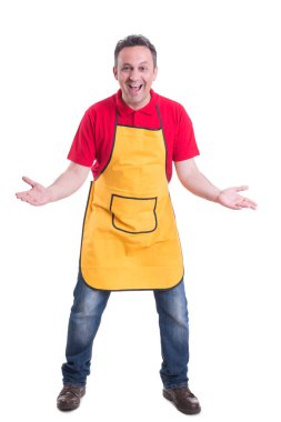 Avuç içi açık duran heyecanlı süpermarket çalışan 