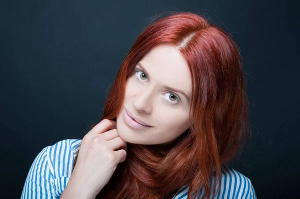 Romantyczny portret ładny redhead Kobieta — Zdjęcie stockowe
