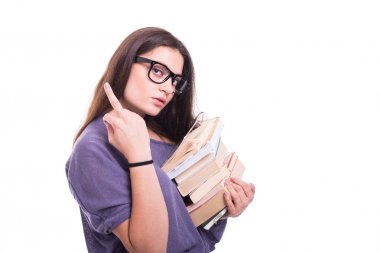 Kitap taşıyan kibirli kız öğrenci