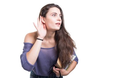 Şaşırtıcı bir olay hakkında işitme genç meraklı öğrenci