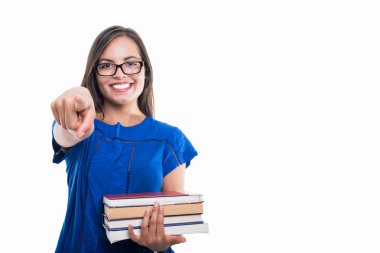 Kitap kamera işaret tutan öğrenci kız portresi