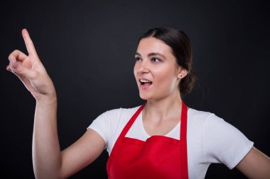 Güzel katip sol köşesinde parmakla işaret