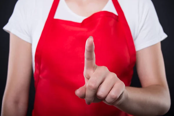 Nahaufnahme des Mädchenfingers, der auf den Bildschirm zeigt — Stockfoto