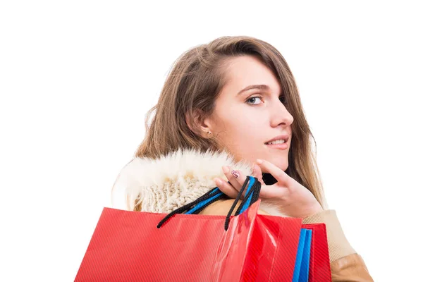 Mujer hermosa posando con bolsas de compras —  Fotos de Stock