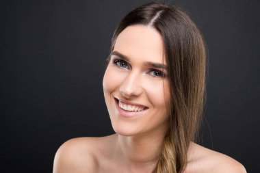 Güzellik kadın modeli ile pürüzsüz bir cilt