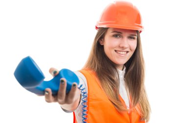 Telefon alıcısı veren başarılı kadın Oluşturucu