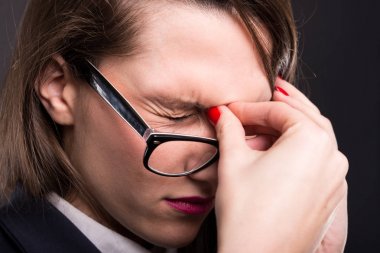 Portre portre genç depresif ve üzgün Yöneticisi