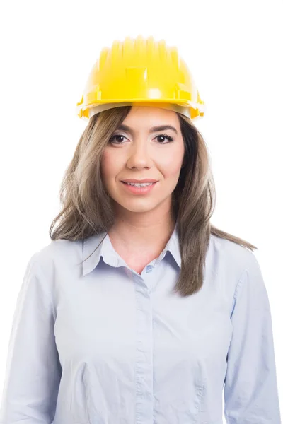 Portrait of female constructor posing and smilin — Stock Photo, Image