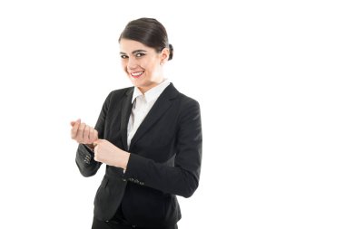 Güzel kadın uçuş görevlisi onun kol düzenlenmesi