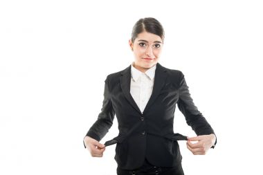 Güzel kadın uçuş görevlisi boş cepler sahip