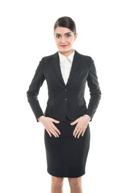 Güzel kadın uçuş görevlisi görüşte elleriyle ayakta