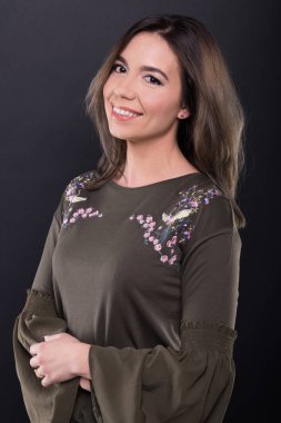 Casual giyim çekici genç model poz giydirin