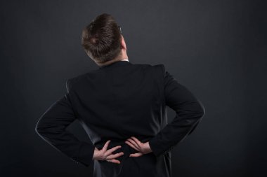 Arkadan iş adamı gustin gibi ayak bağı görünüşü