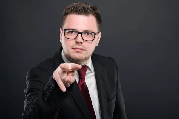 Verksamheten ung man att göra ser dig gestur — Stockfoto