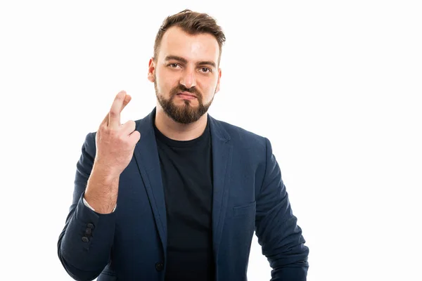 Porträtt Affärsman Bär Smarta Casual Kläder Visar Fingrarna Korsade Isolerad — Stockfoto