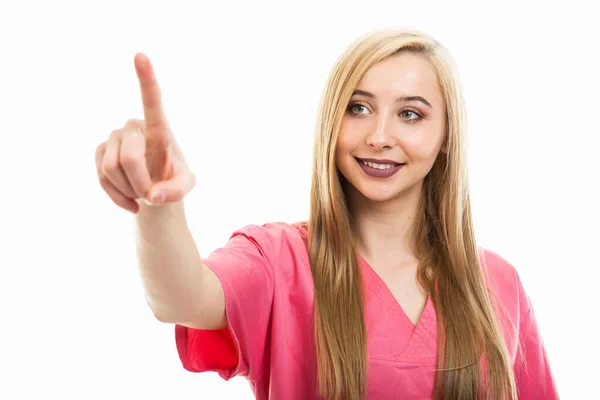 Portret Van Leuke Jonge Verpleegster Dragen Met Behulp Van Touchscreen — Stockfoto