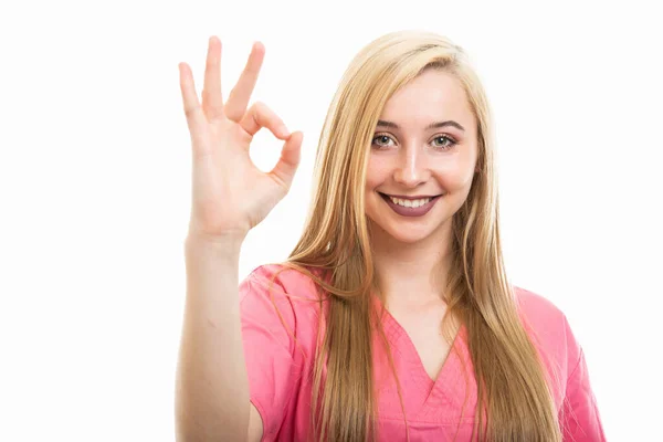 Retrato Una Joven Enfermera Vestida Con Uniformes Que Muestran Gesto — Foto de Stock