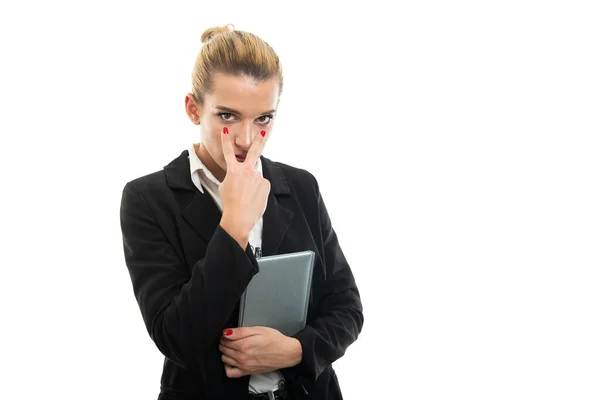 Vrouwelijke Assistent Manager Houden Agenda Maken Kijken Naar Gebaar Geïsoleerd — Stockfoto