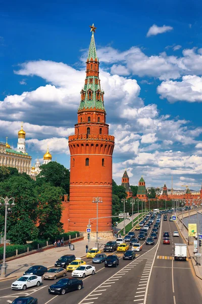 View of the Kremlin from the bridge — Stock Photo, Image