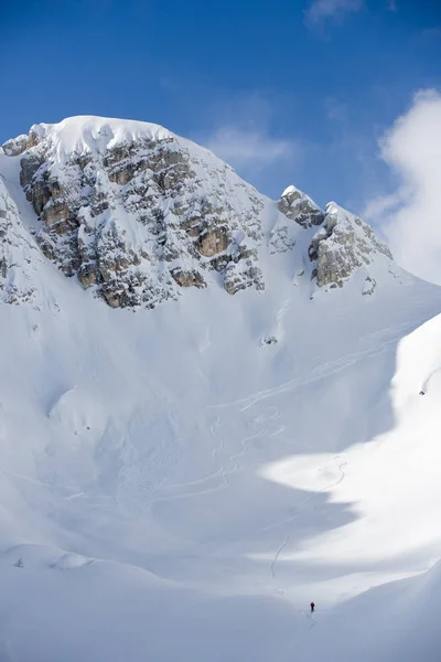 눈, 스키 스포츠맨 이탈리아 높은 산 — 스톡 사진