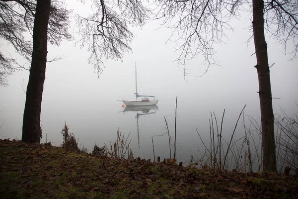 Lago Fogy Navio Vela Estacionamento Paisagem Inverno — Fotografia de Stock