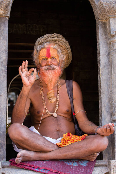 Портрет Шейвы Садху, святого человека в храме Пашупатинатхи, Катманду. Непал
