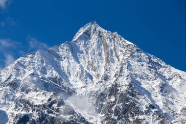 Görkemli dağ zirveleri Nepal Himalayalar dağlarda