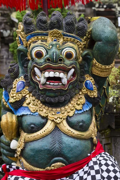 Traditional Balinese God statue in Central Bali temple. Indonesia — Stock Photo, Image