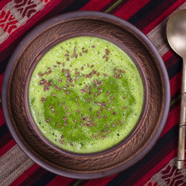 Sopa de creme verde de espinafre — Fotografia de Stock
