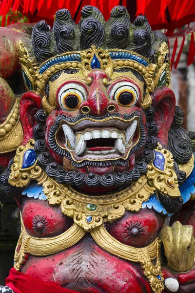 Balinese God standbeeld in Centraal Bali tempel. Indonesië — Stockfoto