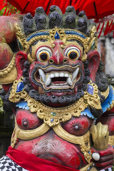 Balinese God standbeeld in Centraal Bali tempel. Indonesië — Stockfoto
