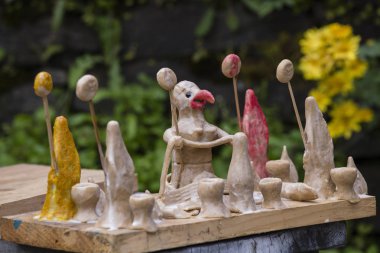 Tibet tanrılar birlikte arpa unu tsampa bir Budist töreni için gelen Arnavut kaldırımlı heykel. Nepal