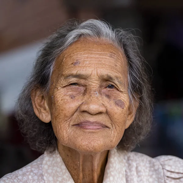 Portret kobiety starego rynku, Koh Phangan. Tajlandia — Zdjęcie stockowe