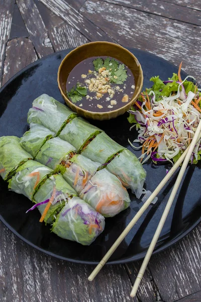 Rollo de primavera fresco, comida vietnamita . — Foto de Stock
