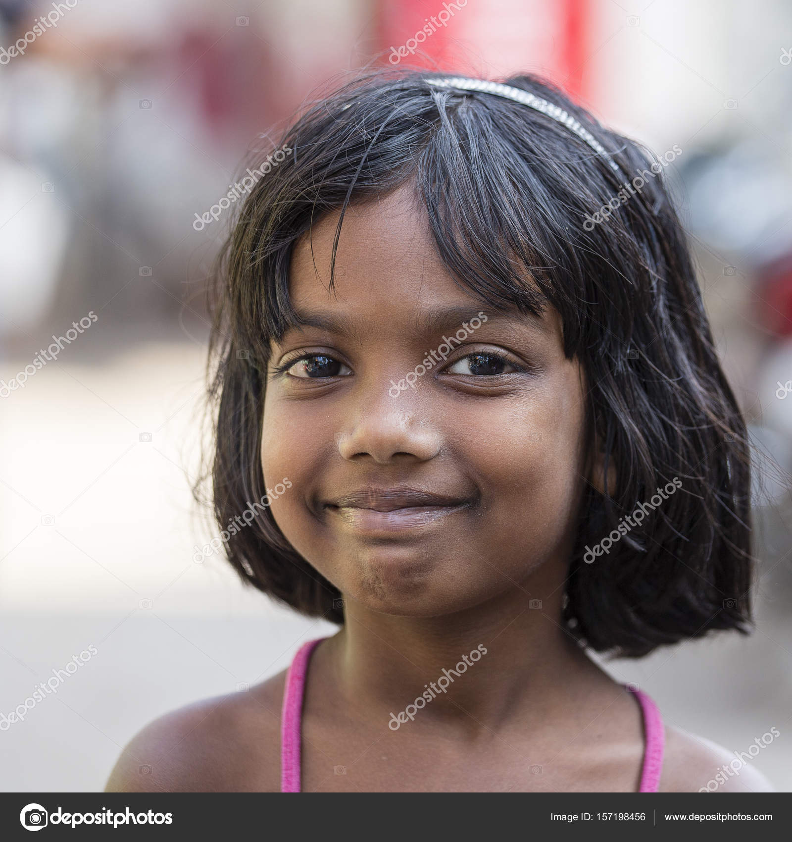Portrait indian child on the street in Mumbai, India – Stock Editorial  Photo © OlegDoroshenko #157198456
