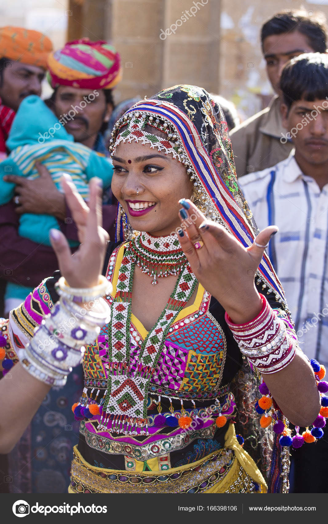 JAISALMER, INDIA - FEBRUARY 08, 2017 : Indian Girl Wearing Traditional Rajasthani  Dress Participate In Desert Festival In Jaisalmer, Rajasthan, India Stock  Photo, Picture and Royalty Free Image. Image 86160544.