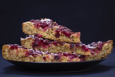 Ev yapımı organik kızılcık pasta tatlı yemek hazır kapatın. Kızılcık tart.