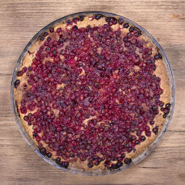 Homemade organic cranberry pie dessert ready to eat. Cranberry tart. — Stock Photo, Image