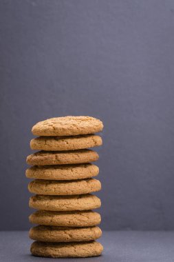 Yulaf kurabiye siyah barut, arka plan üzerinde kapat