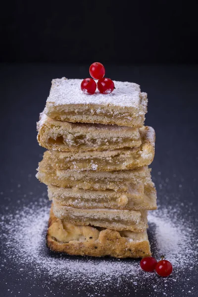 Tarta de manzana orgánica hecha en casa Postre listo para comer —  Fotos de Stock