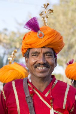 Portre erkekler geleneksel Rajasthani elbise Jaisalmer, Rajasthan, Hindistan çöl Festivali olarak Bay Desert yarışmaya katılmak