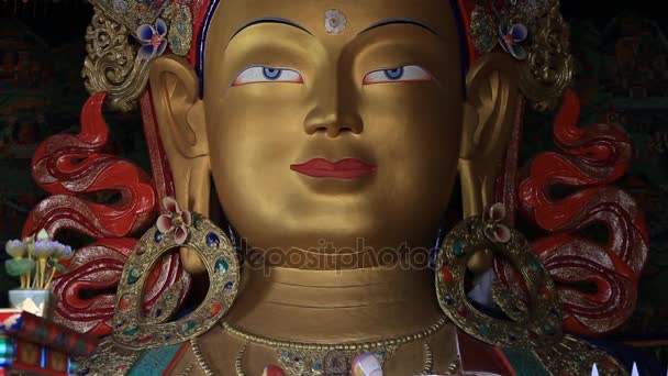 Colorful sculpture of Maitreya buddha at Thiksey Monastery, Tibetan Buddhist monastery in Ladakh, India — Stock Video