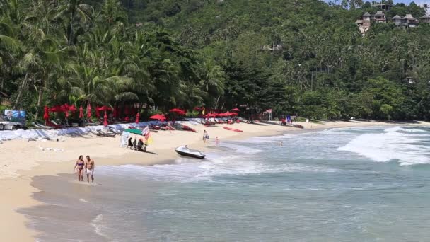 Tropical sand beach and sea water waves. Koh Phangan Island, Thailand — Stock Video