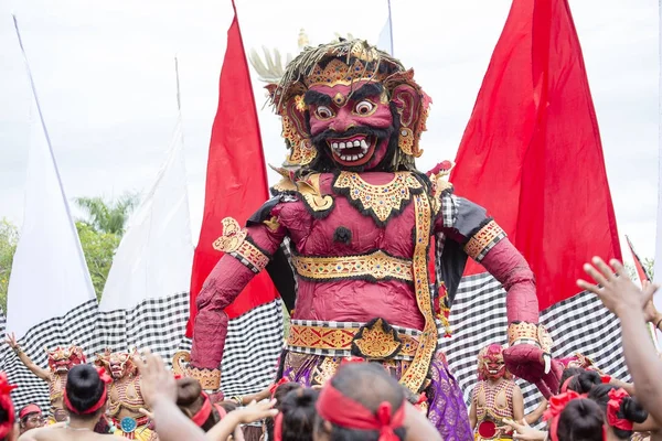Patung ogoh-ogoh Bali untuk upacara jalanan di Gianyar, pulau Bali, Indonesia — Stok Foto