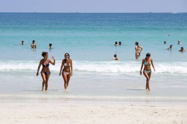 İnsanlar Tayland Koh Samui Adası üzerinde dinlenmek